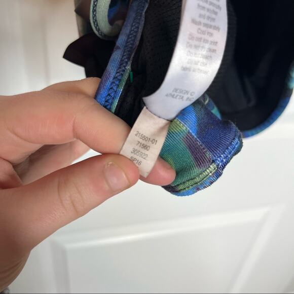 Athleta Blue Watercolor Strappy Sports Bra Size Medium - Picture 6 of 7